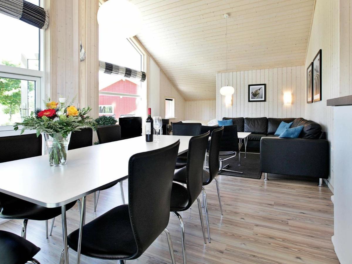Three-Bedroom Holiday Home In Grossenbrode 1 Room photo