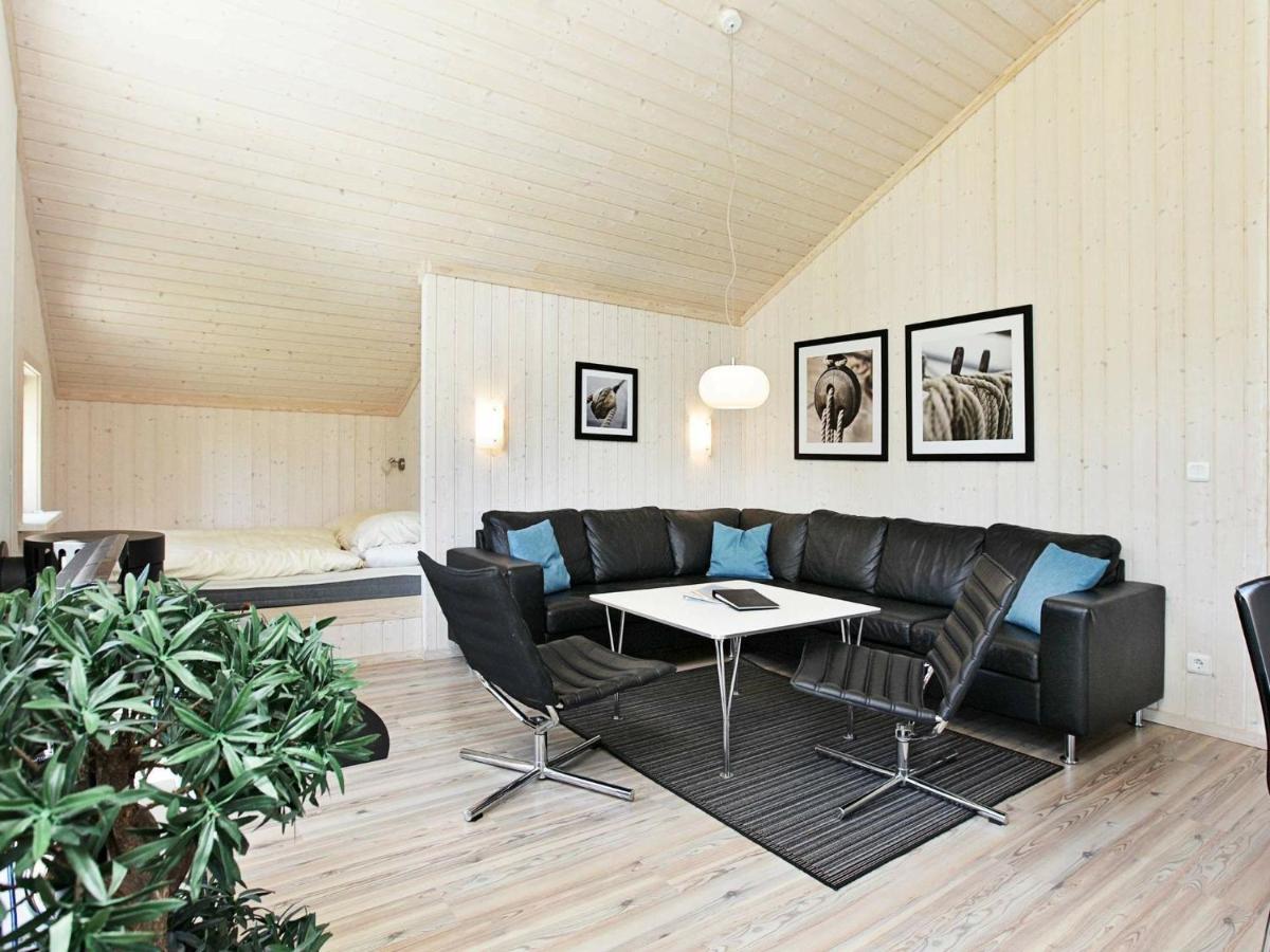 Three-Bedroom Holiday Home In Grossenbrode 1 Room photo
